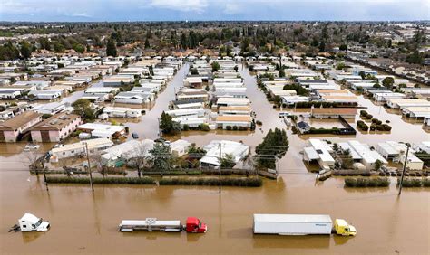 Aerial photos show California's devastating flooding - ABC News