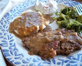 Round Steak and Gravy Recipe - RecipeTips.com