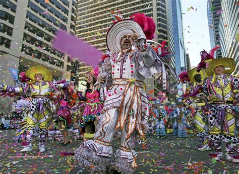 Philadelphia's Mummers parade rings in 2015 with costumes controversy ...