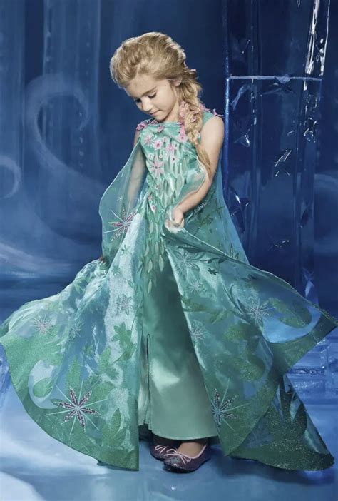 Aggregate more than 156 elsa green dress super hot - seven.edu.vn