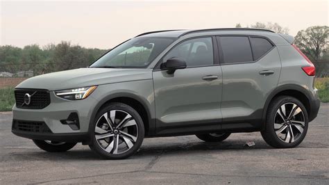 2023 Volvo XC40 Review: The Right Choice Is Crystal-Clear