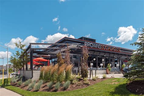 BROWNS SOCIALHOUSE