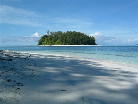 THE BEST Beaches in Solomon Islands | The Travel Hacking Life