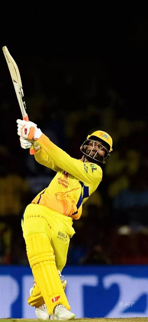 Jadeja Csk - Ipl Ravindra Jadeja Hits Final Two Balls For Six As ...