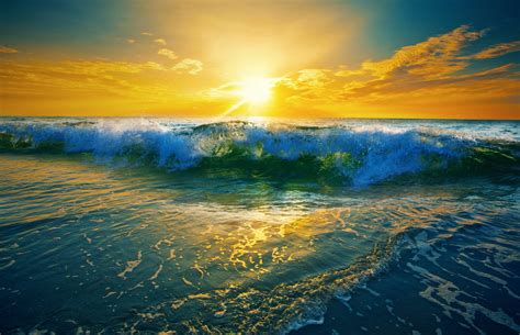 Sunrise ocean waves | Greg Lancaster