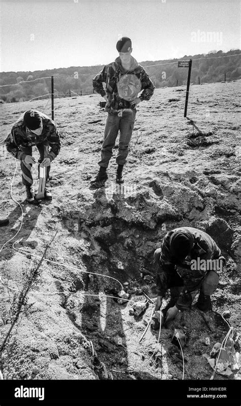 Unexploded Ordnance Disposal Stock Photos & Unexploded Ordnance ...