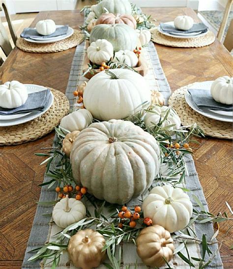 25+ Beautiful And Elegant Centerpiece Ideas For A Thanksgiving Table ...