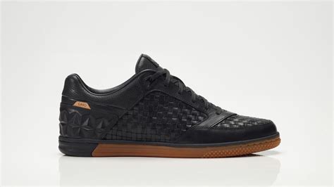 Nike Woven Street Gato - Nike News