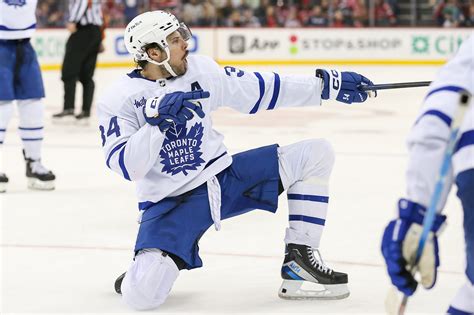 Auston Matthews Can Hit 70 Goals This Season - The Hockey Writers ...