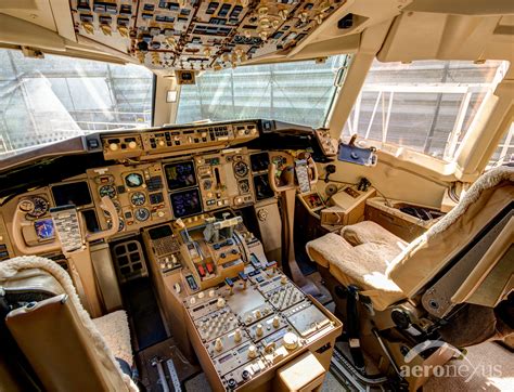 Boeing 767 200 Cockpit