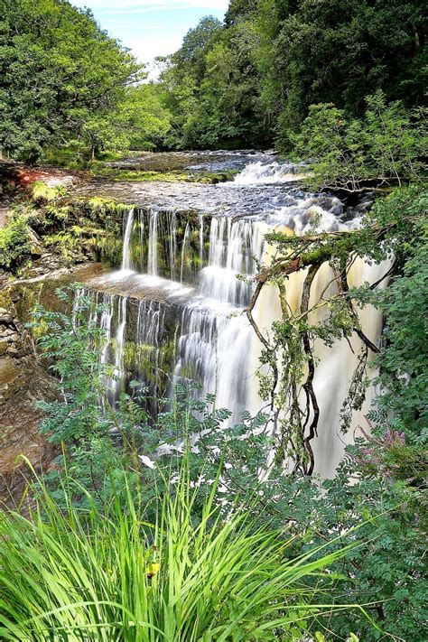 FOUR WATERFALLS WALK IN THE BRECON BEACONS + MAP