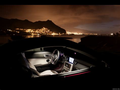 Mercedes-Benz SLK (2012) - Interior | Caricos