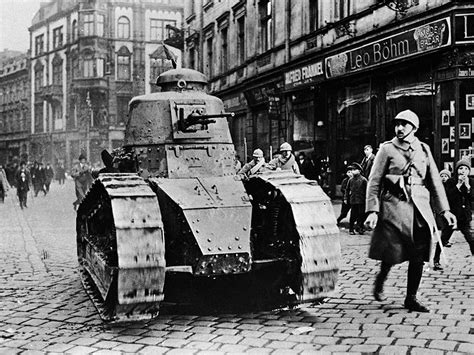 This Puny French Vehicle Was the First Great Tank | WIRED