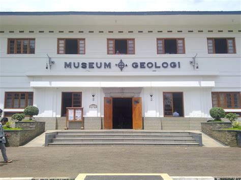 Wisata Bandung - Museum Geologi Bandung