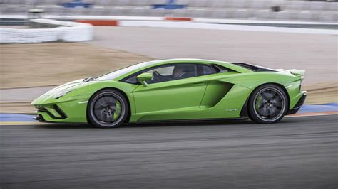 Lamborghini Aventador S laptimes, specs, performance data - FastestLaps.com