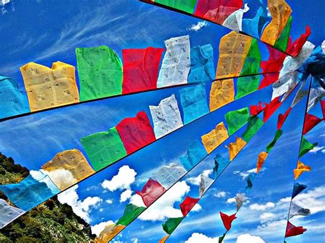 Why Tibetan People Like Hanging Prayer Flags