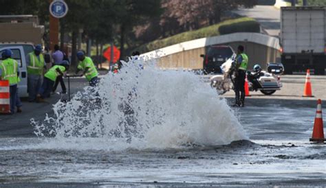 Los Angeles: Water main break causes flooding at UCLA campus