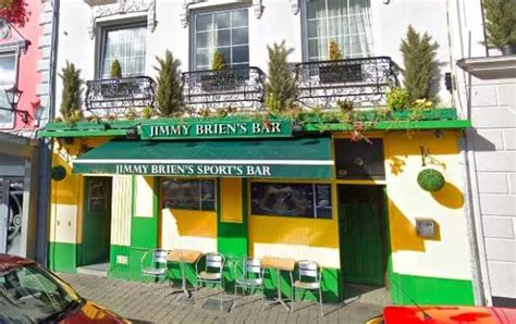 9 BEST Pubs in Killarney (Trad Pubs Ye'll LOVE)