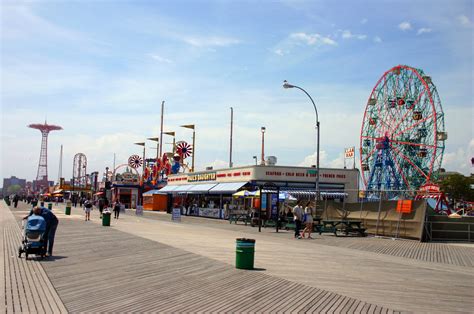 Luna Park New York / Coney Island's Luna Park set for opening weekend ...