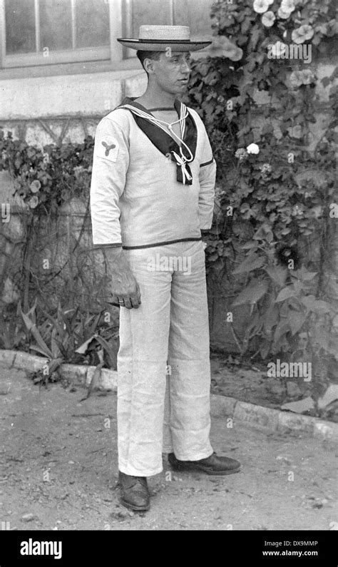 Royal Navy sailor of the great war in tropical clothing Stock Photo ...