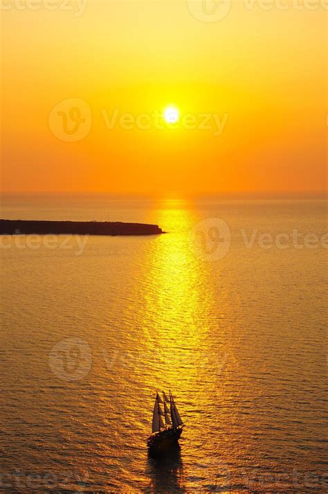 Sunset at Santorini 715111 Stock Photo at Vecteezy