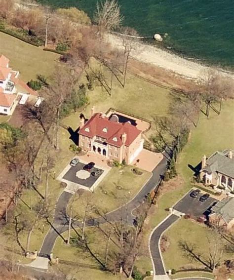 Sean Hannity house profile - Long Island house pictures, rare facts and ...