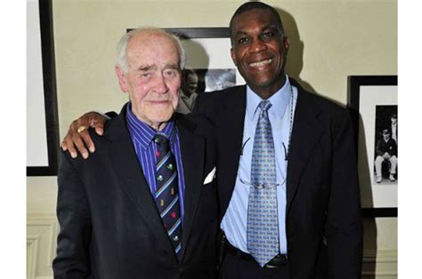 Former England skipper Close dies at 84