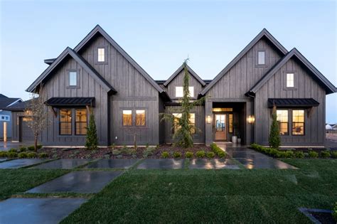 Black Modern Farmhouse with Black & White Interiors - Home Bunch ...