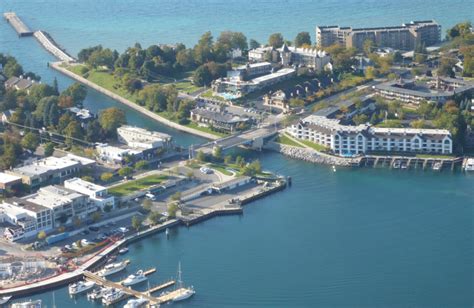 Edgewater Inn on the Harbor (Charlevoix, MI) - Resort Reviews ...