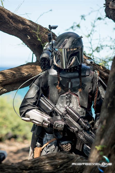 Brilliant Mandalorian Cosplay