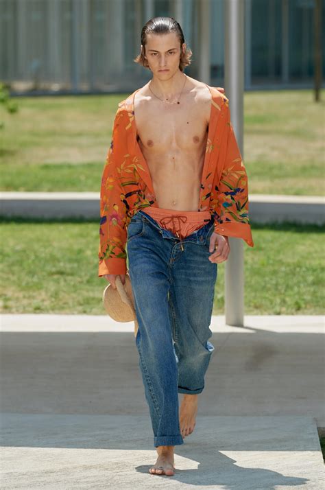 The 15 top men's fashion trends for Spring-Summer 2023 | Vogue France