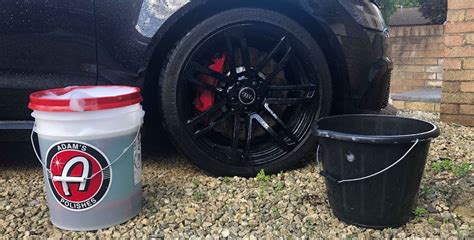 Best Car Wash Bucket 2021 | Grit Guard, Wheels & Lid