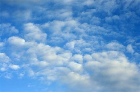 File:Stratocumulus clouds 21072012.jpg - Wikimedia Commons