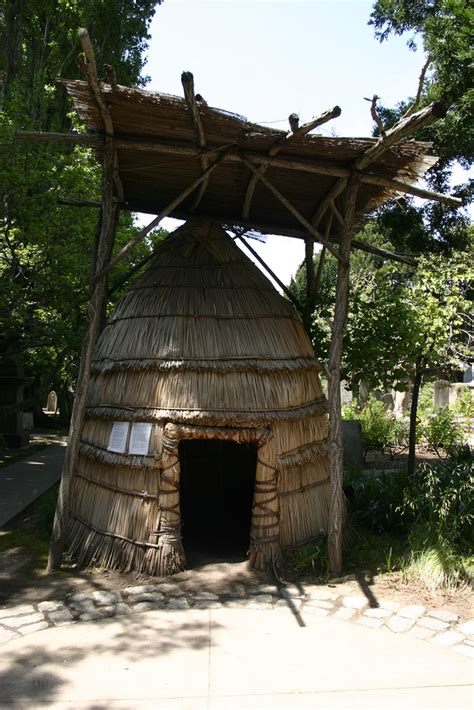 Miwok Dwelling | An example of a Native American hut | California Will ...