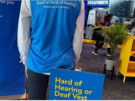 Walmart has designed inclusive uniforms for workers - NAUMD, Network ...