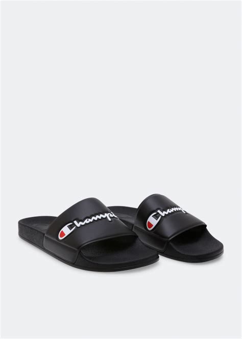 Champion Varsity 2.0 slides for Men - Black in UAE | Level Shoes