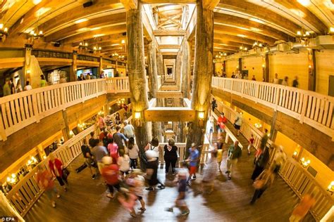 Life-Sized Noah’s Ark at Theme Park in Kentucky | Amusing Planet