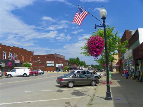 Beautiful Downtown Tomahawk, Wisconsin | Tomahawk, Lincoln C… | Flickr