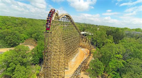 8 Alasan Traveler Harus Kunjungi Korea Selatan, Roller Coaster Kayu ...