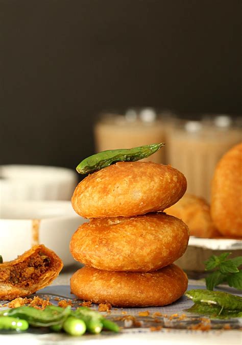 Urad Dal Kachori, Khasta Kachori, Urad Dal ki khasta Kachori with pictures