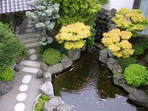 Gold Stuff: Beautiful Japanese Gardens