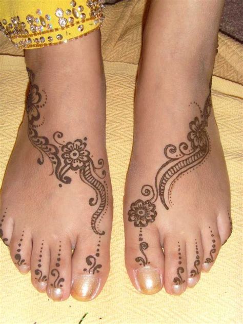 Stylish Arabic Mehndi Designs For Feet - Arabic Henna Designs For Feet ...