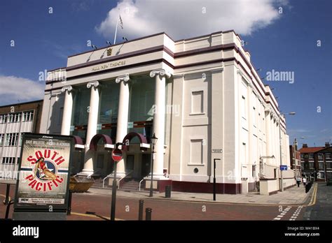 The Hull New Theatre, Kingston square, kingston upon Hull Stock Photo ...