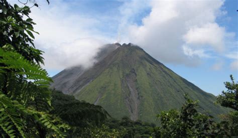 5 Must-Visit Costa Rica Volcanoes | Costa Rica Experts