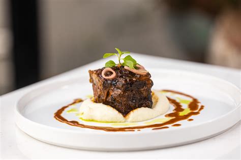 This Braised Short Ribs Recipe Is Perfect for Fall and Winter - InsideHook