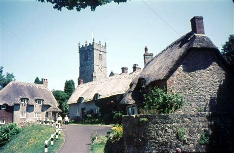 Godshill 1966 | Thatched cottages and the church at Godshill… | Flickr