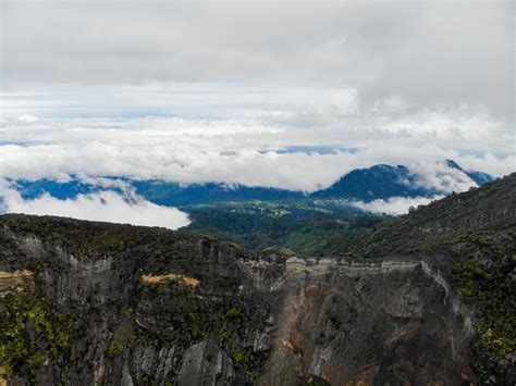 Volcan Irazu en Costa Rica Central America - Nomadic Travel Blog