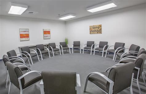 Drug Rehab Facilities for Young Adults Los Angeles, CA | Sober College