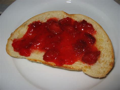 The Disorientated Graduate: Strawberry jam on toast