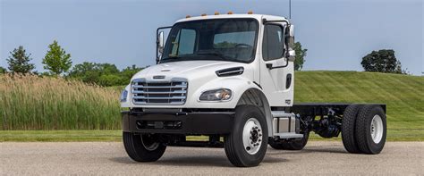 M2 106 Plus | Freightliner Trucks